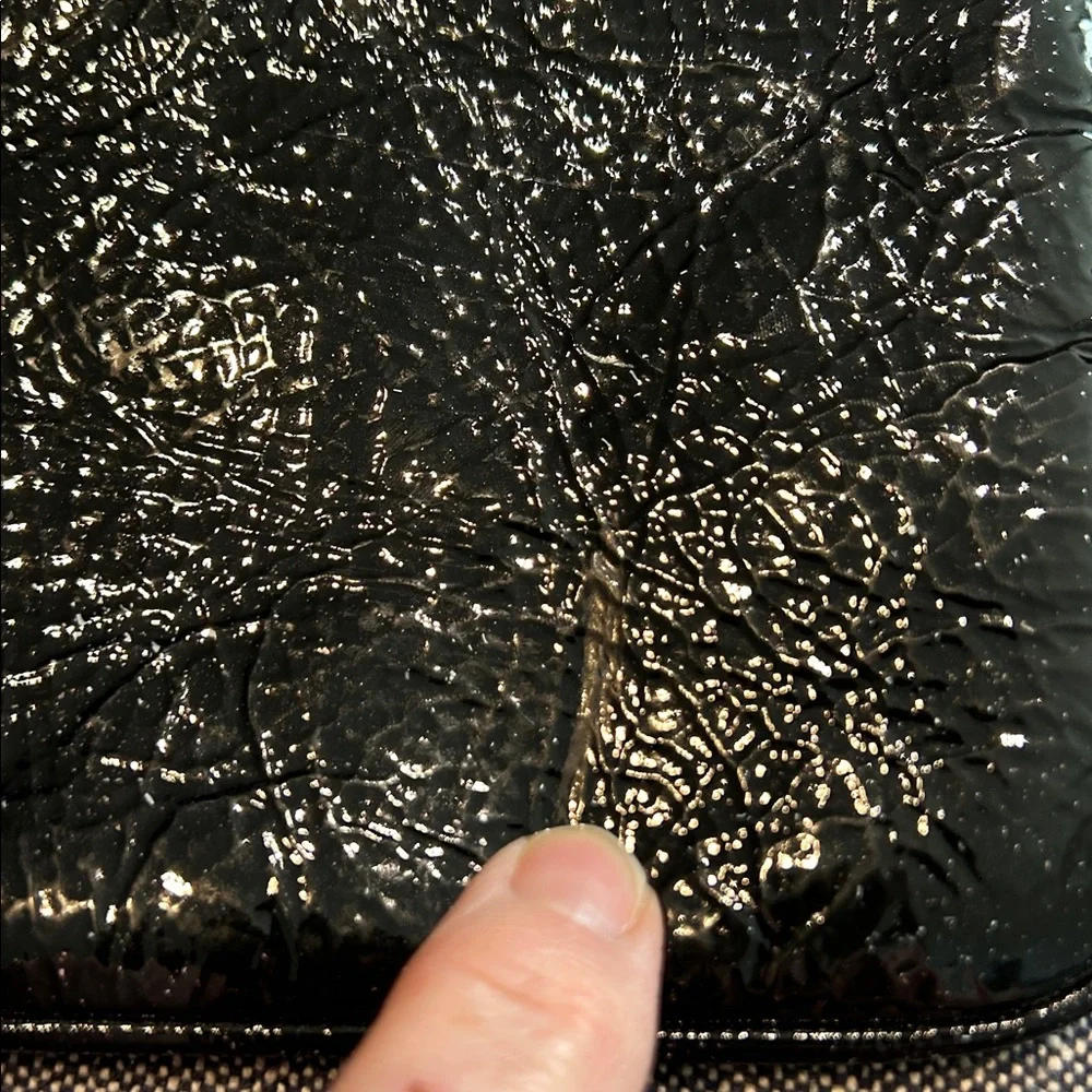 Coach Black Metallic Textured Leather Wristlet – Heart Lining, Zip Pouch